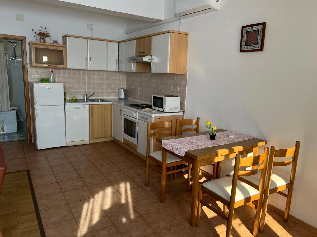 Apartments Villa Emilija Supetarska Draga Exterior photo